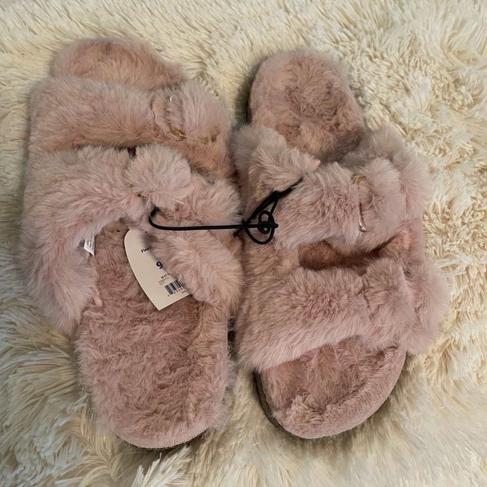 FUZZY FAUX FUR SANDALS, SLIDES, SLIPPERS SIZE 9/10 NWT - Picture 2 of 9